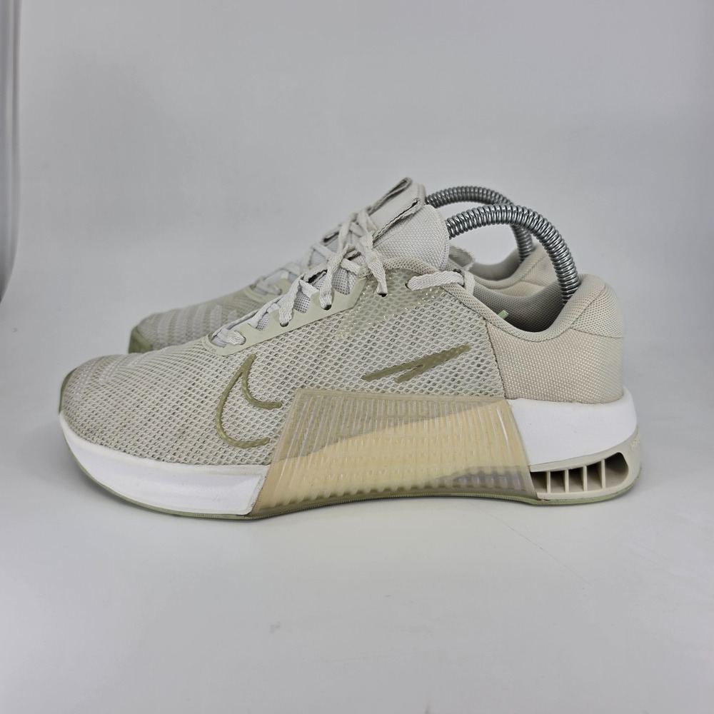 Nike Metcon 9 Womens Sz 8.5 PRM Sea Glass Metallic Gold FJ1571-001 Crossfit Gym